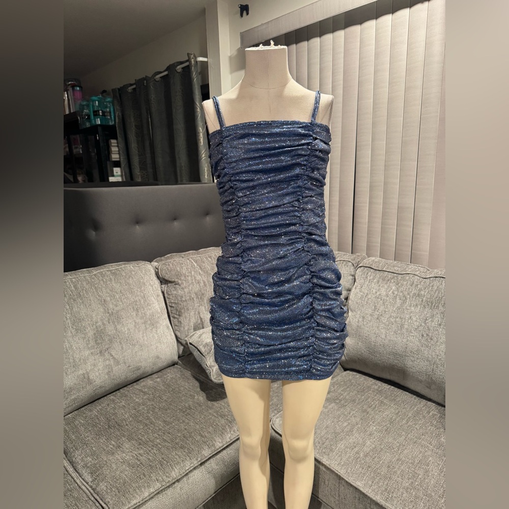 🌸AMTIOUS shiny blue mini dress ✨